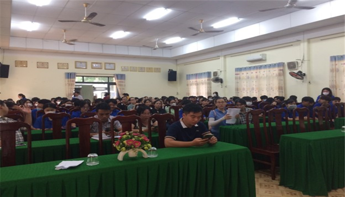 Vinh Nguyen - Cac to cong tac hop trien khai cong viec.jpg (584 KB)